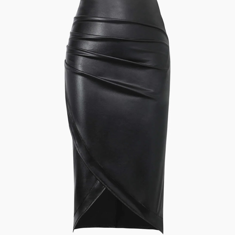 BRAND NEW - NEVER WORN SKIRT. Brand - MICAS , size XS.